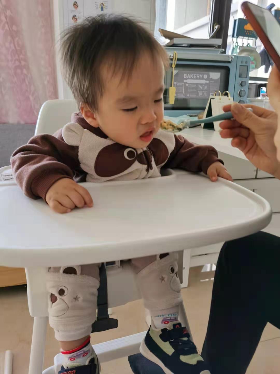 Cocoa Bean fell asleep when eating.