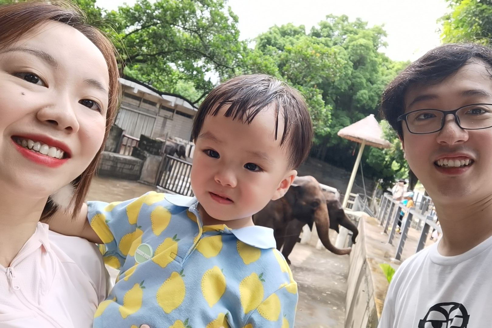 Cocoa Bean is at the zoo.