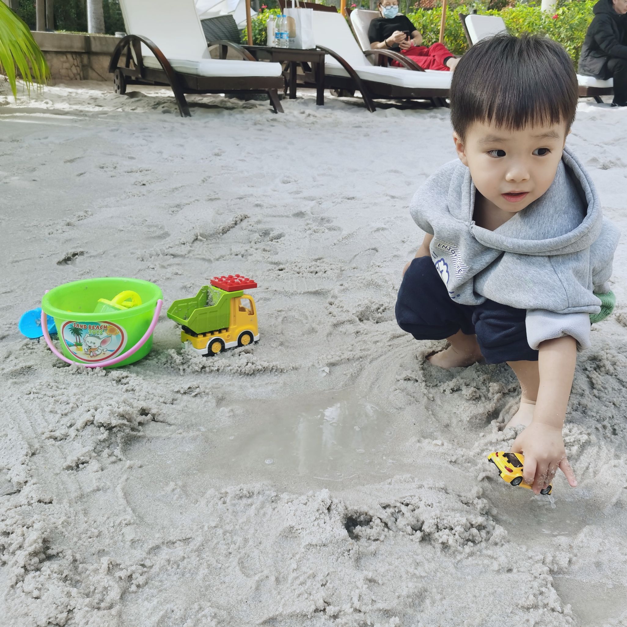 Coaca Bean is ready for holidays.