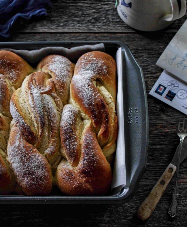 Earl Grey Tea Bread with Almond Cream Cheese Filling by Kexin