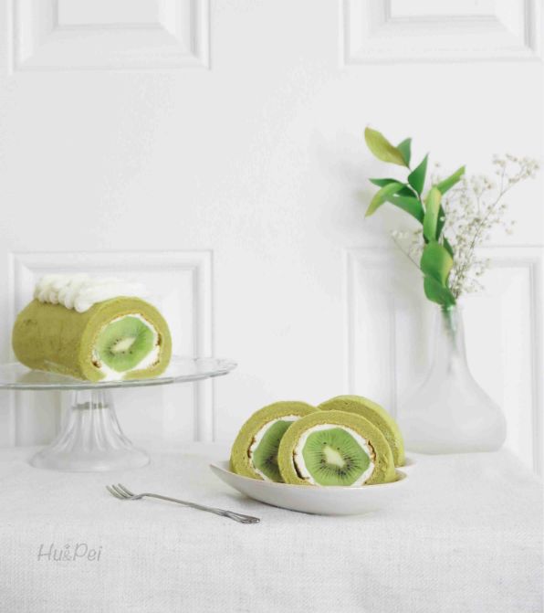 Kiwi Cake Roll by Kexin